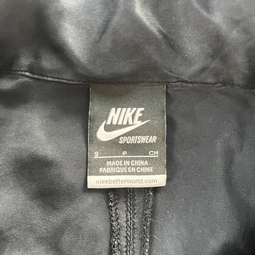 Nike Sportswear Black Silk Lightweight Hooded Jacket w Pockets | Size S